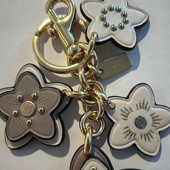 COACH Tearose Leather Keychsin - Picture 4 of 6